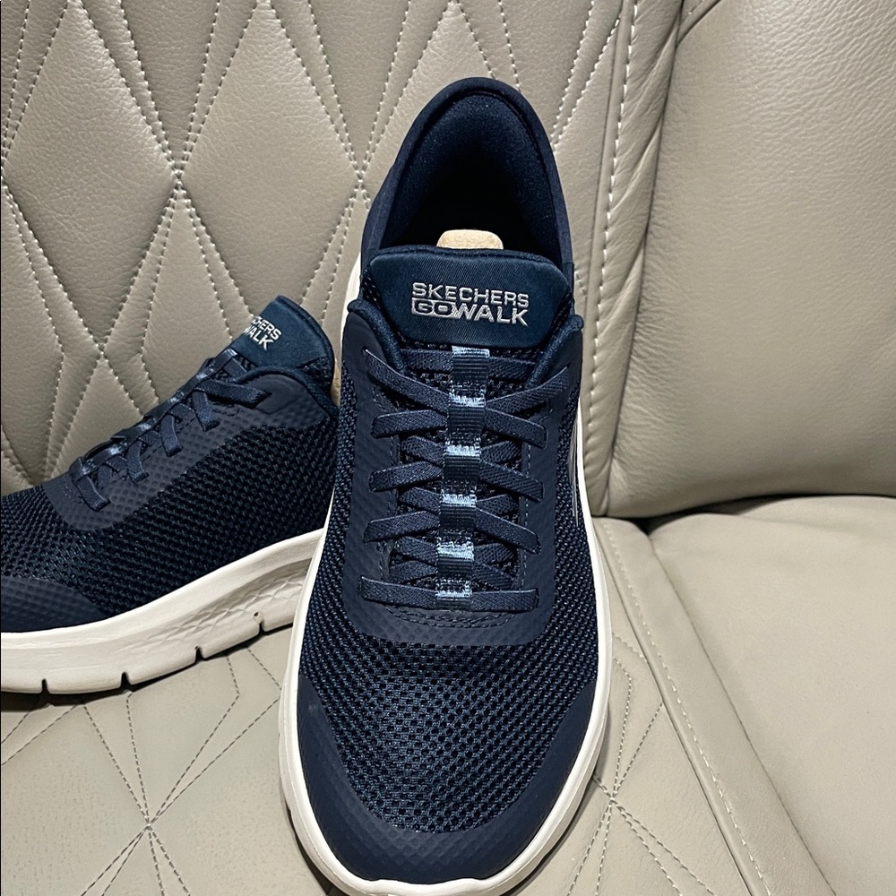 Skechers Dark Blue Athletic Shoes - Picture 2 of 8